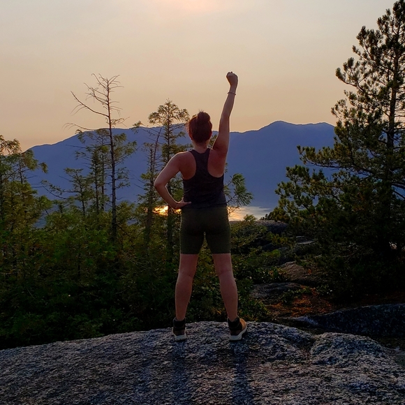 Meet your Posher, Claudia - Picture 1 of 1